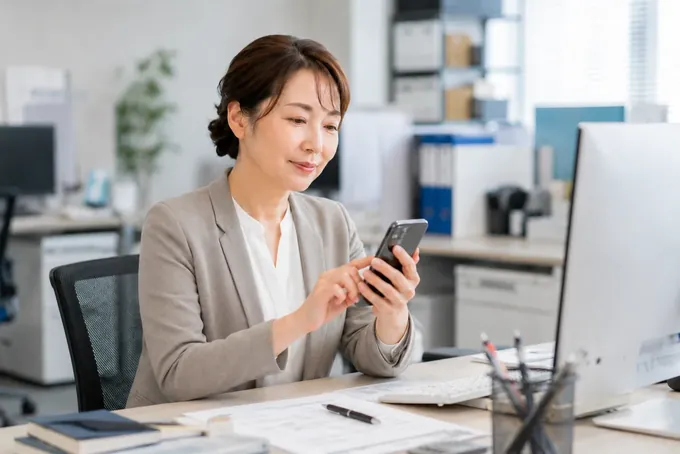 平日動けなくてもLINE・オンラインで進められる